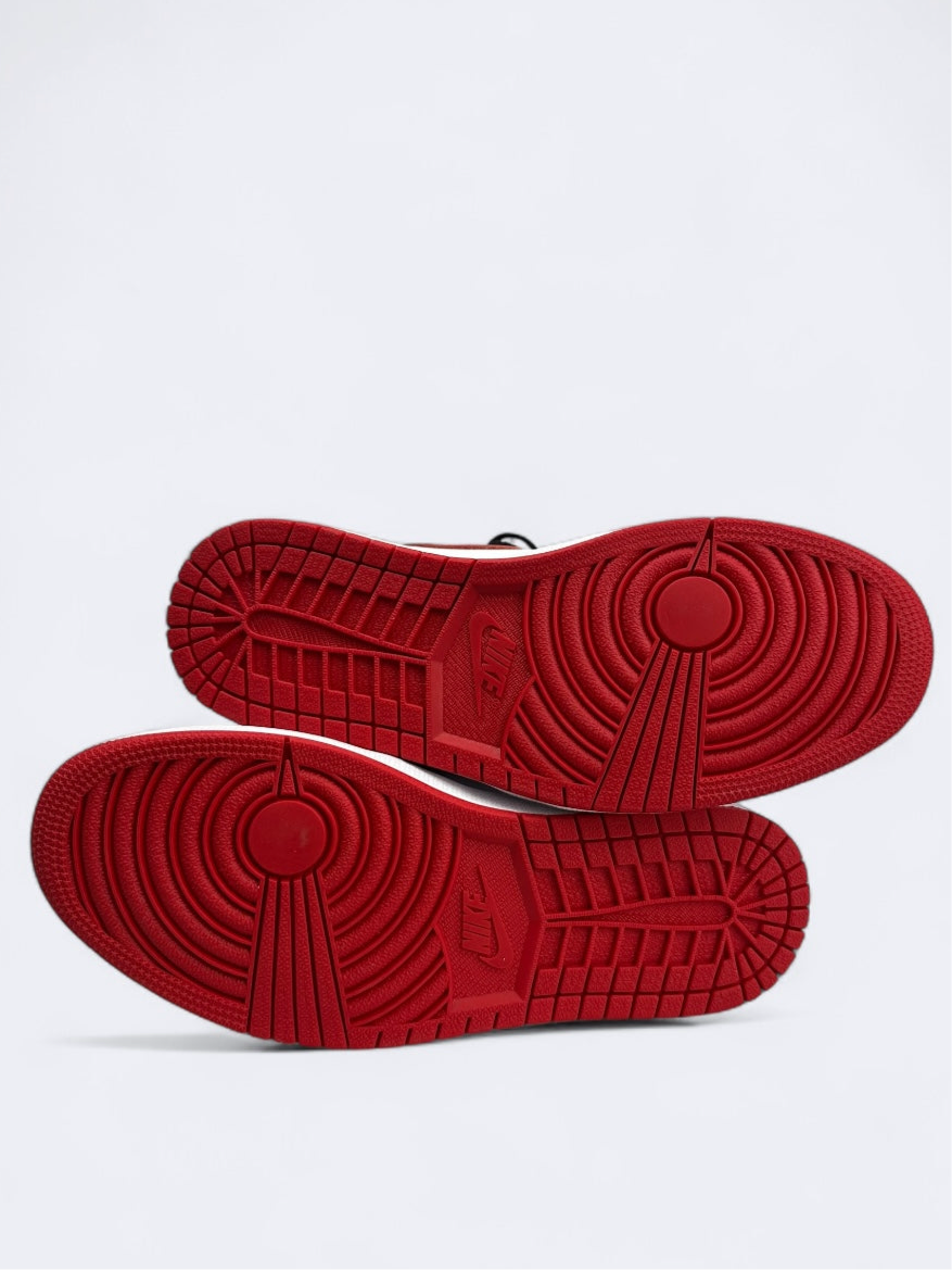 Air Jordan 1 Retro High OG - 42 Casual Area