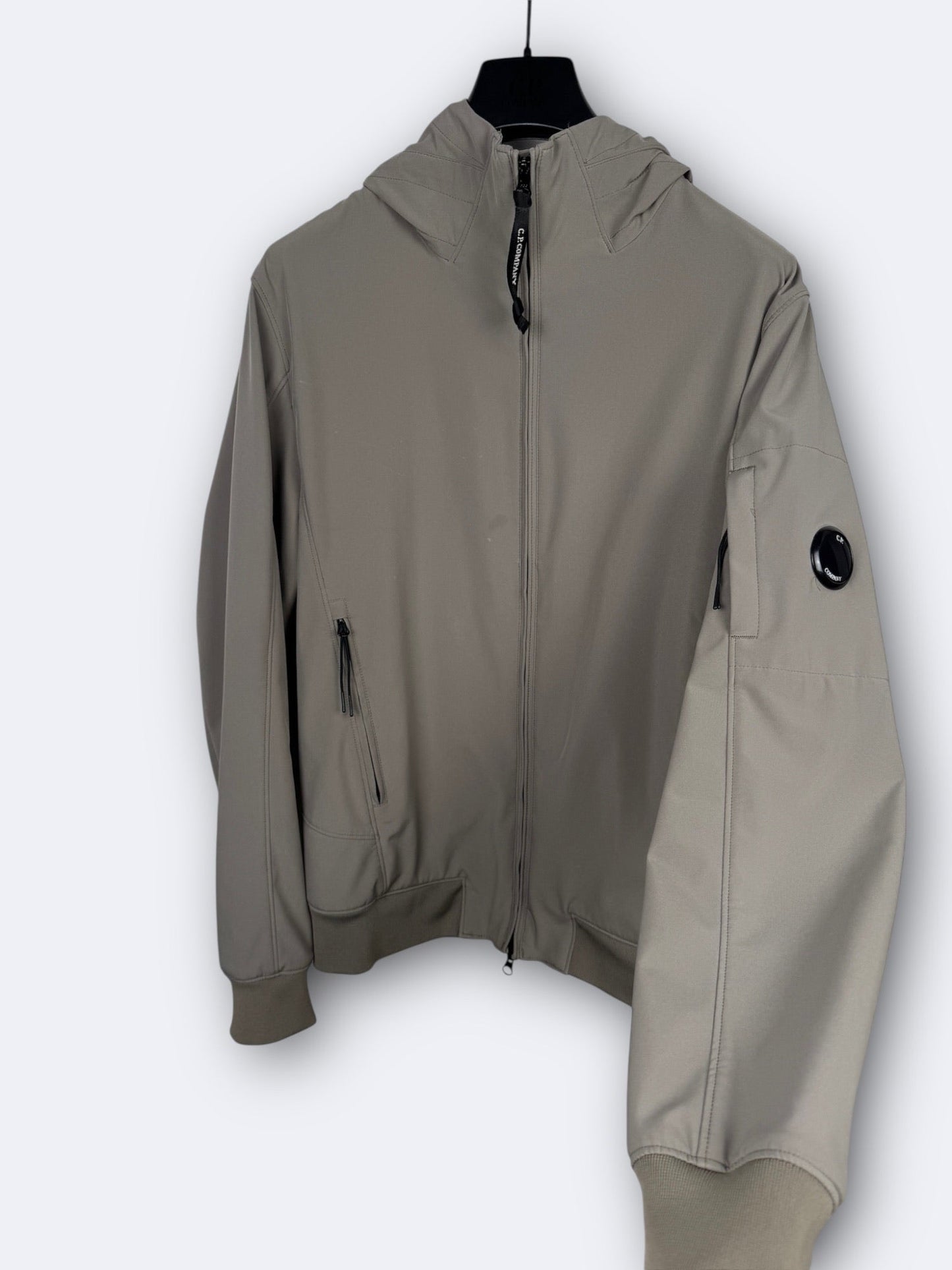C.P. Shell-R C.P. Company - L Casual Area
