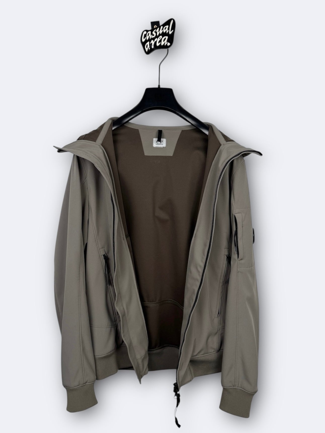 C.P. Shell-R C.P. Company - L Casual Area