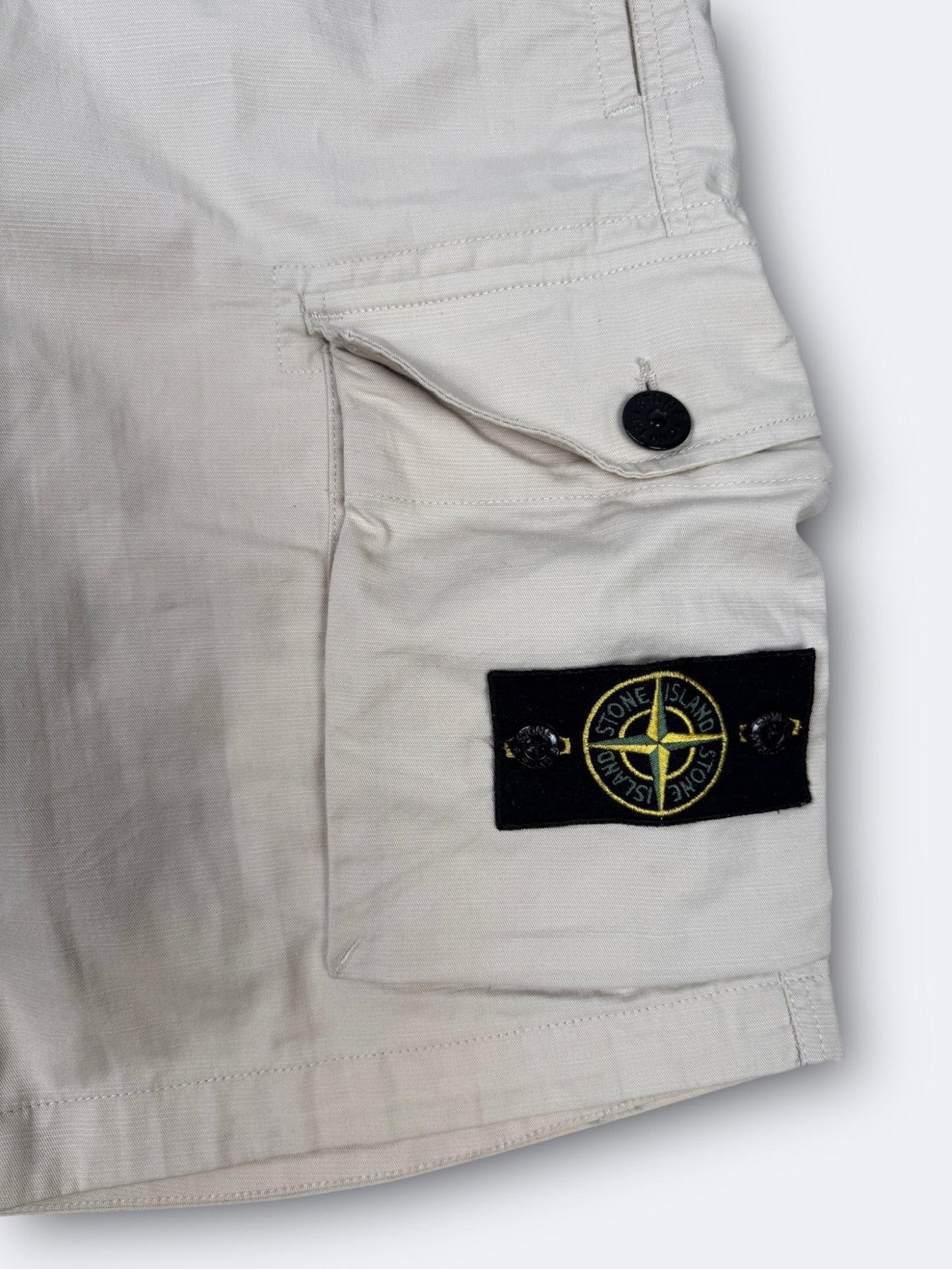 Short Stone Island - M Casual Area
