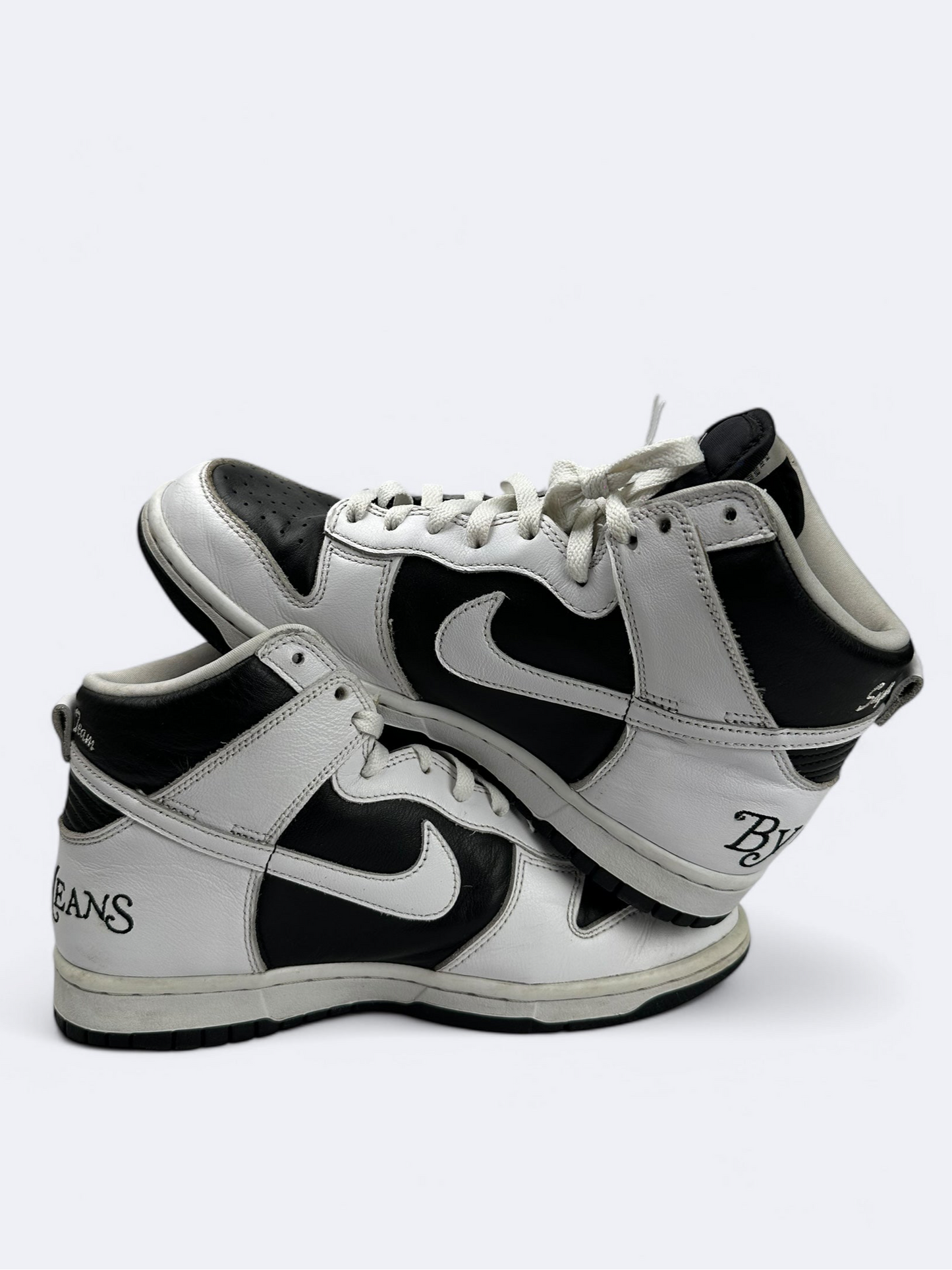 Supreme x Nike Dunk High SB "By Any Means" - 39 Casual Area