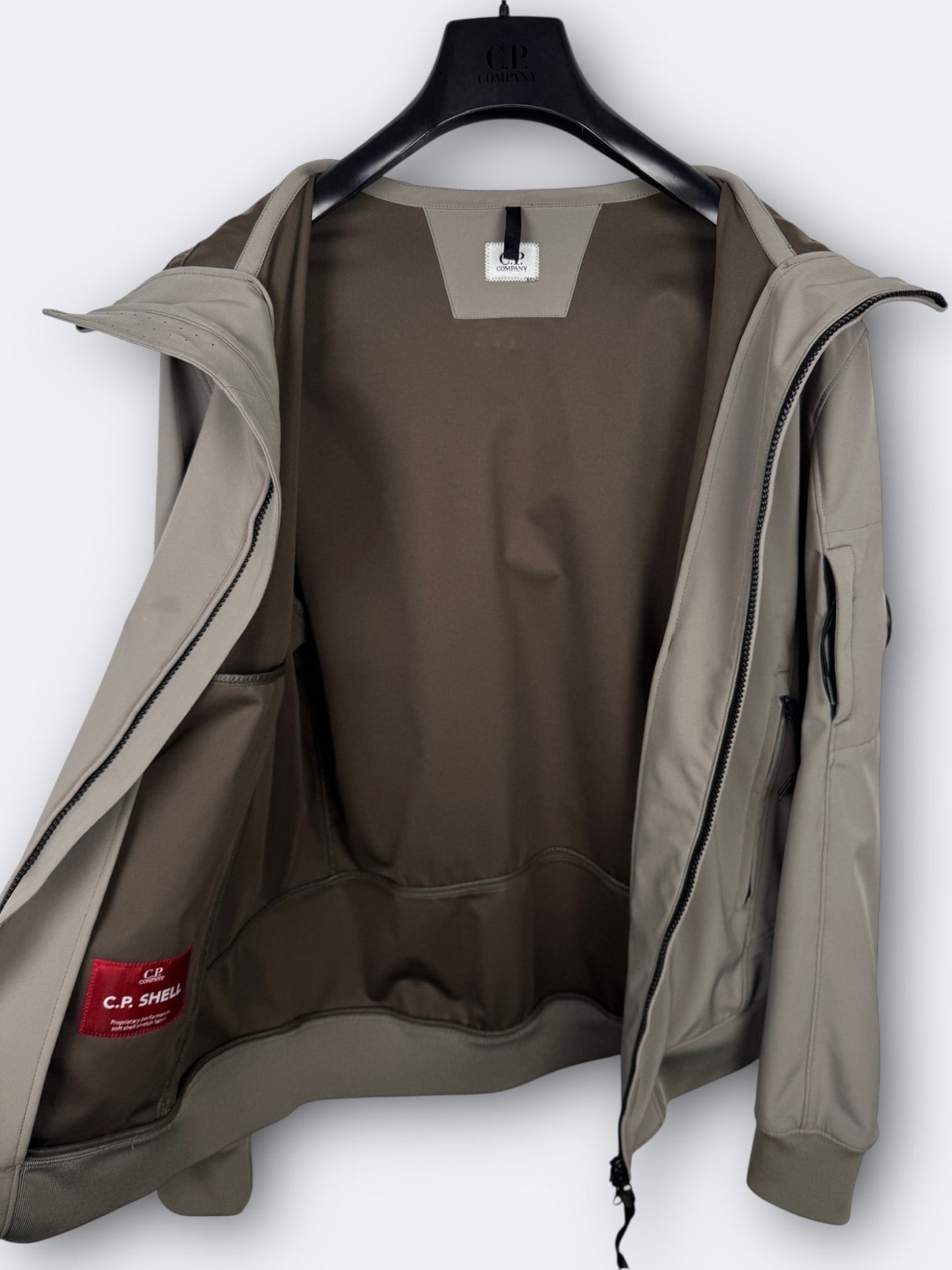 C.P. Shell-R C.P. Company - L Casual Area