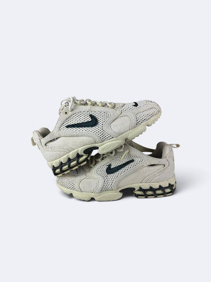 Stussy x Nike Air Zoom Spiridon Cage 2 "Fossil" - 42,5 Casual Area