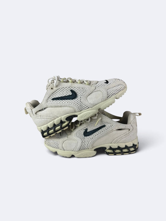 Stussy x Nike Air Zoom Spiridon Cage 2 "Fossil" - 42,5 Casual Area