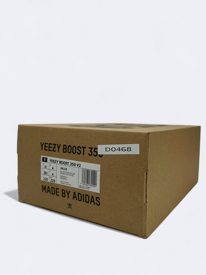 Adidas Yeezy Boost 350 V2 "Beluga Reflective" - 36 2/3 Casual Area