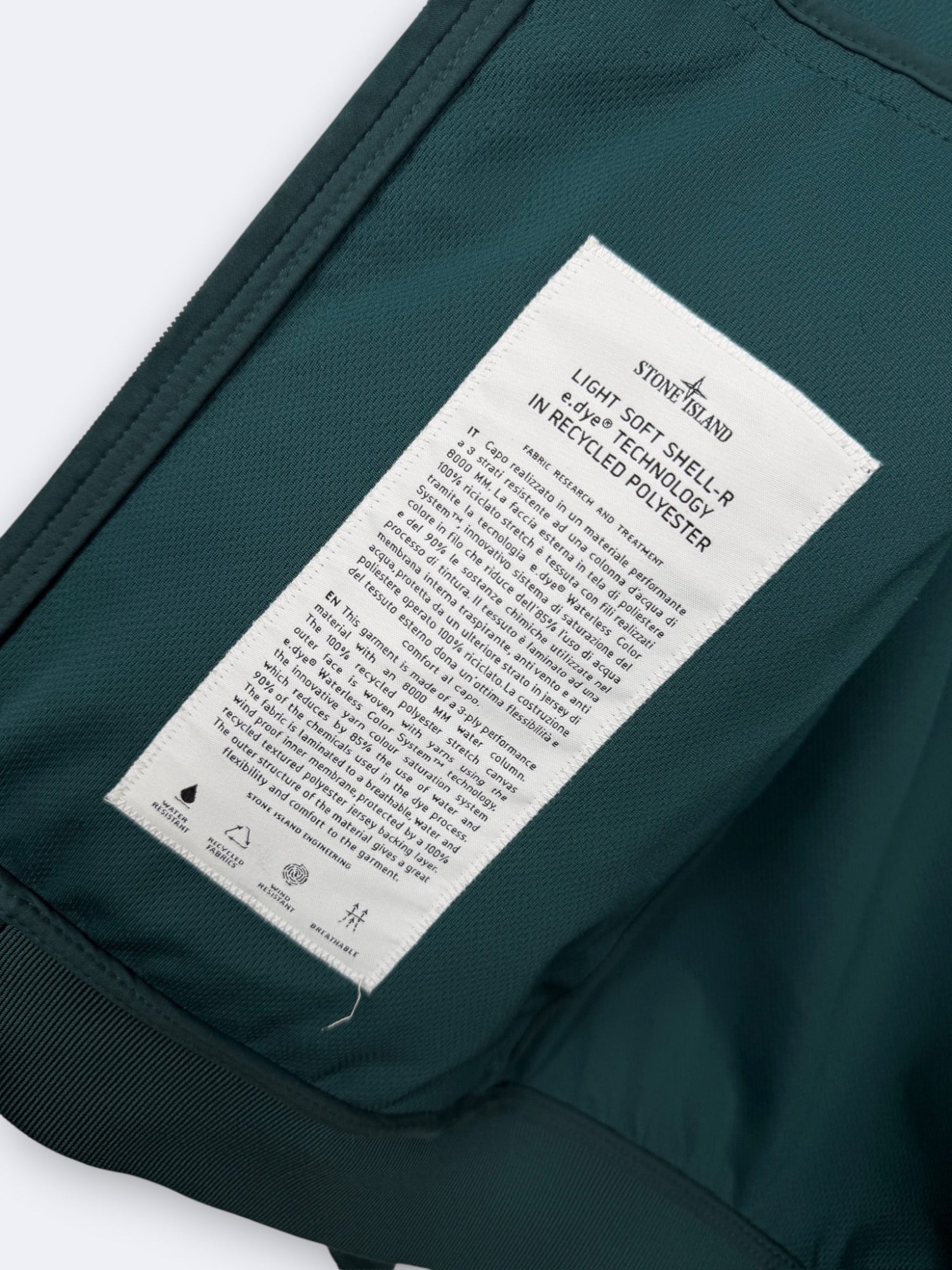 Light Soft Shell-R "e.dye Technology in recycled polyester" Stone Island - L Casual Area