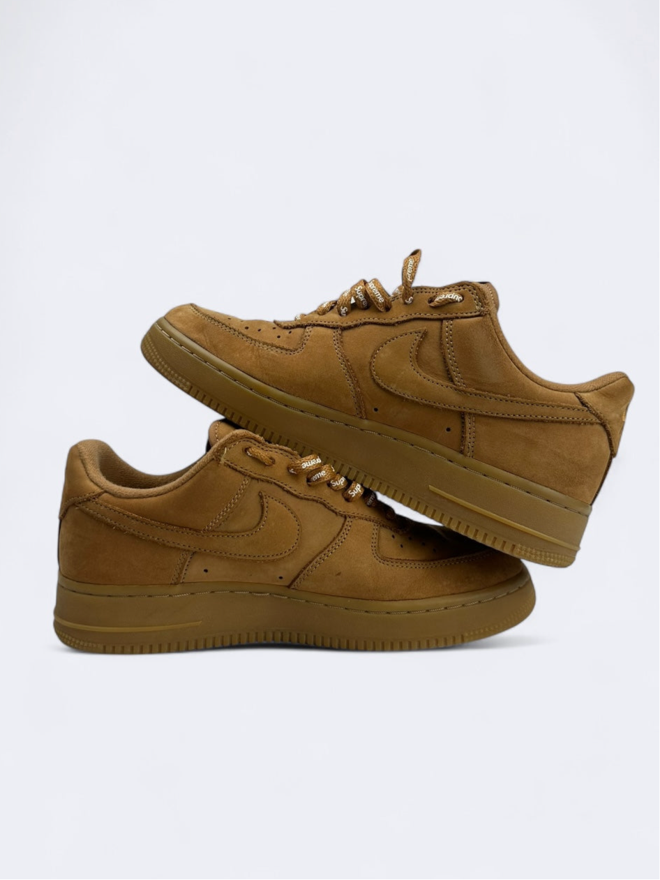 Supreme x Nike Air Force 1 "Box Logo Wheat" - 40,5 Casual Area