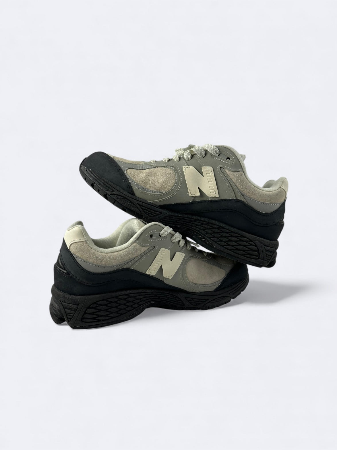 The Basement x New Balance 2002R Stone Grey - 40 Casual Area