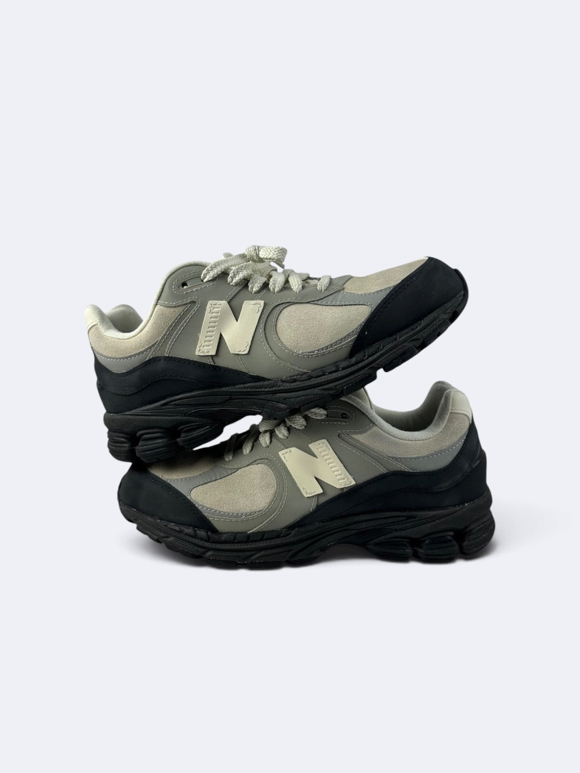 The Basement x New Balance 2002R Stone Grey - 40 Casual Area