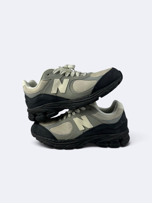 The Basement x New Balance 2002R Stone Grey - 40 Casual Area