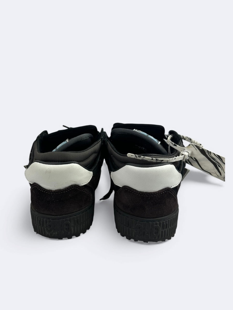 Off-White Floating Arrow Low - 40 Casual Area