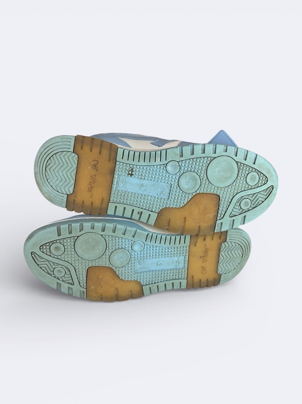 Off-White Out Of Office - 42 Casual Area