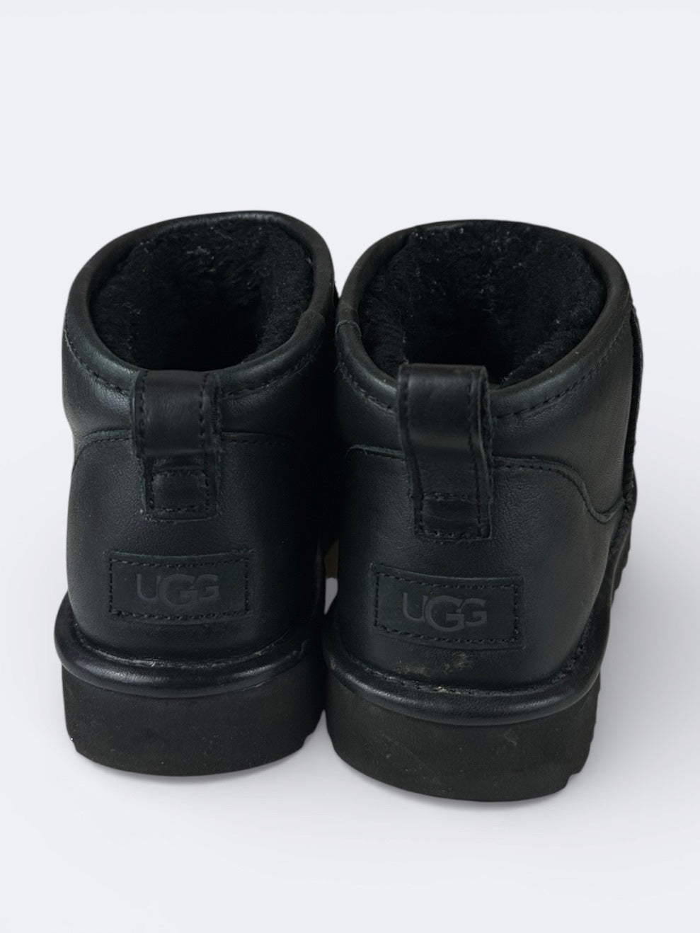 Ugg Noir Montante - 40 Casual Area