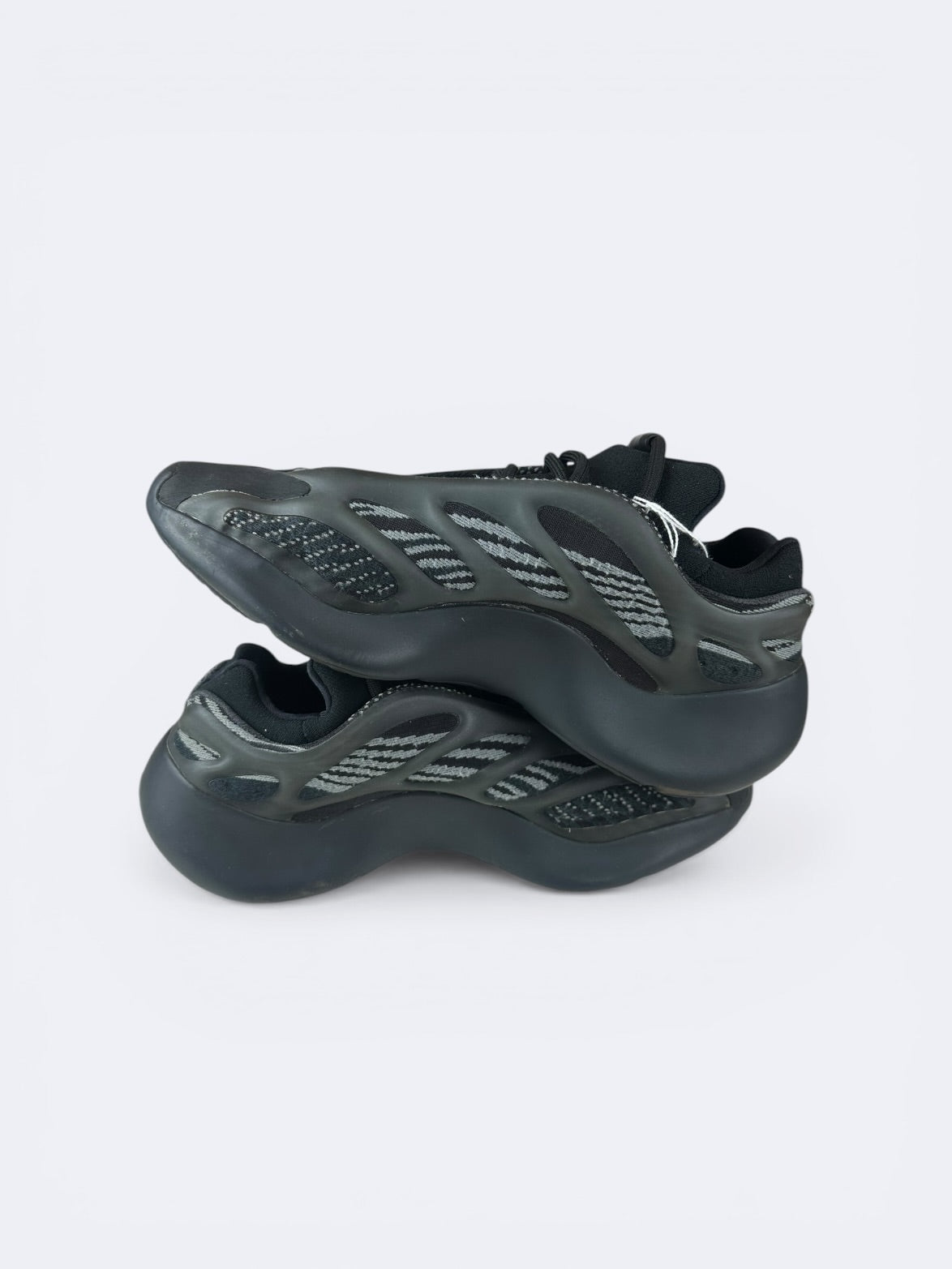 Adidas Yeezy Boost 700 V3 "Alvah" - 44 Casual Area