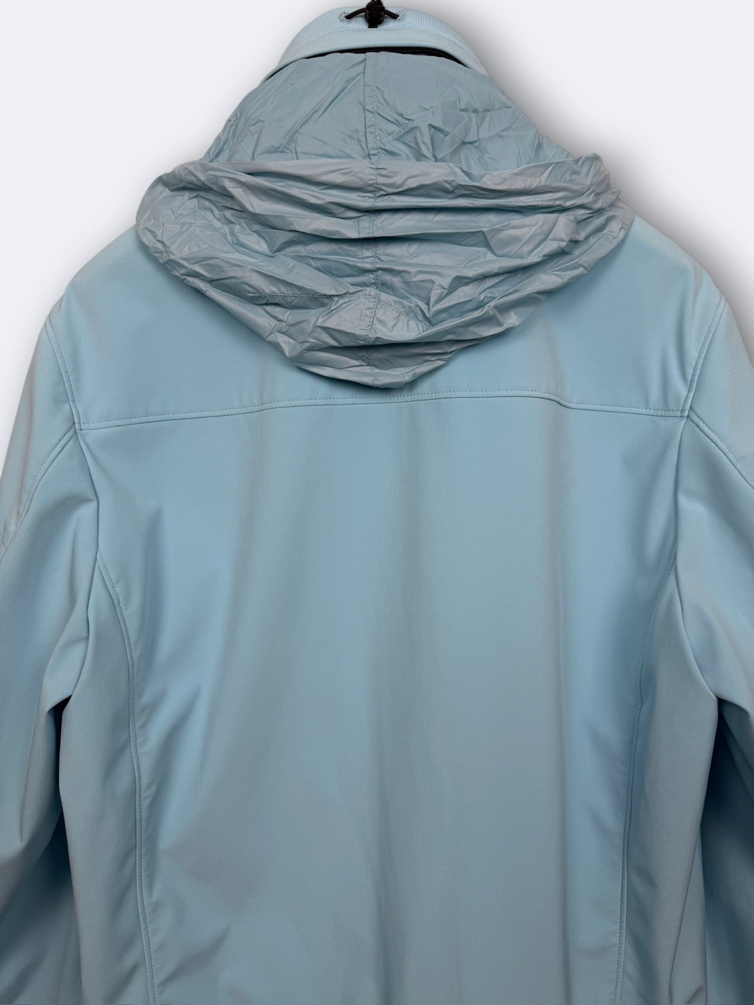 C.P. Shell-R C.P. Company - L Casual Area