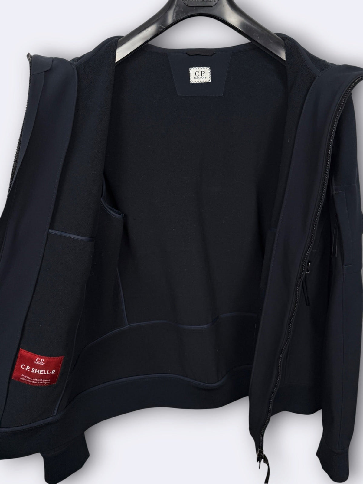 C.P. Shell-R C.P. Company - L Casual Area