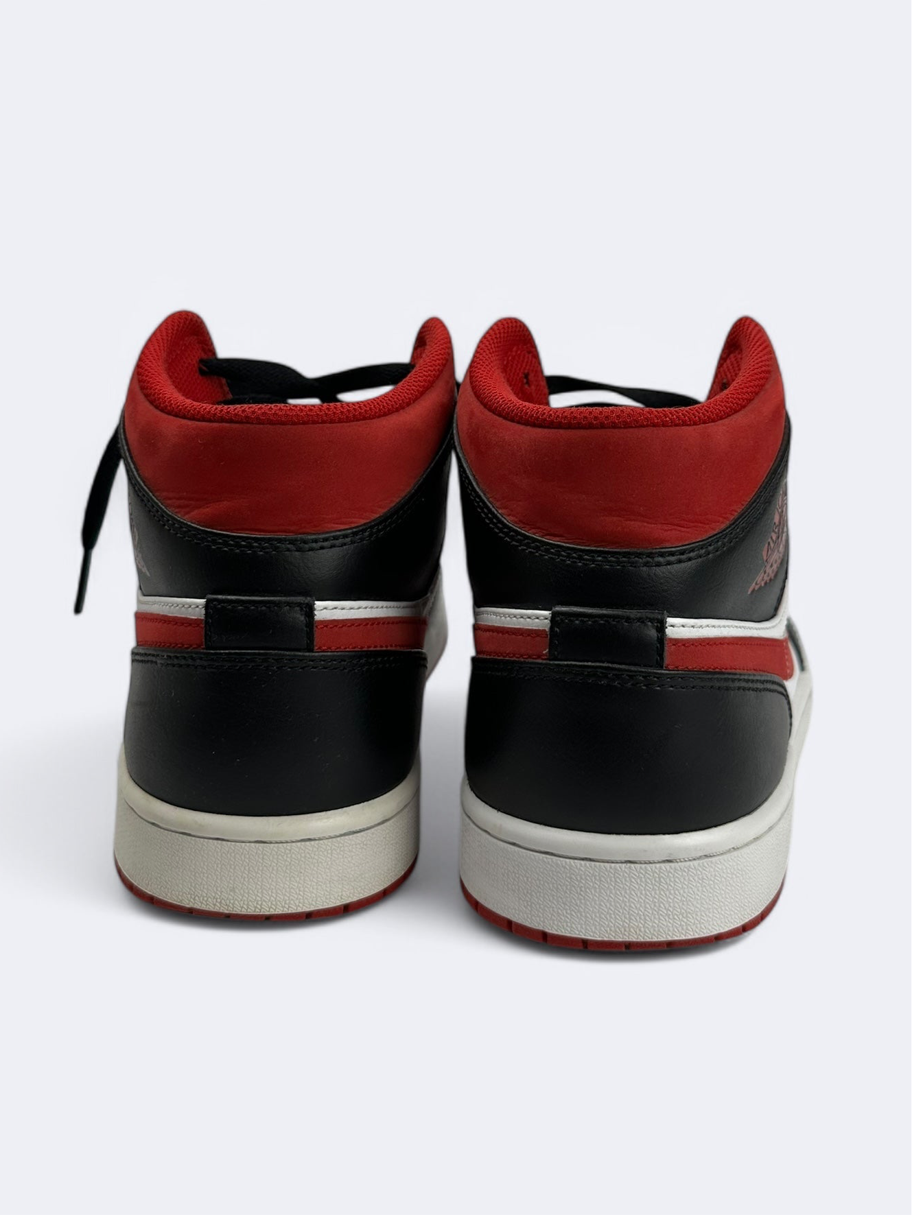 Air Jordan 1 Mid Black Fire Red - 45 Casual Area