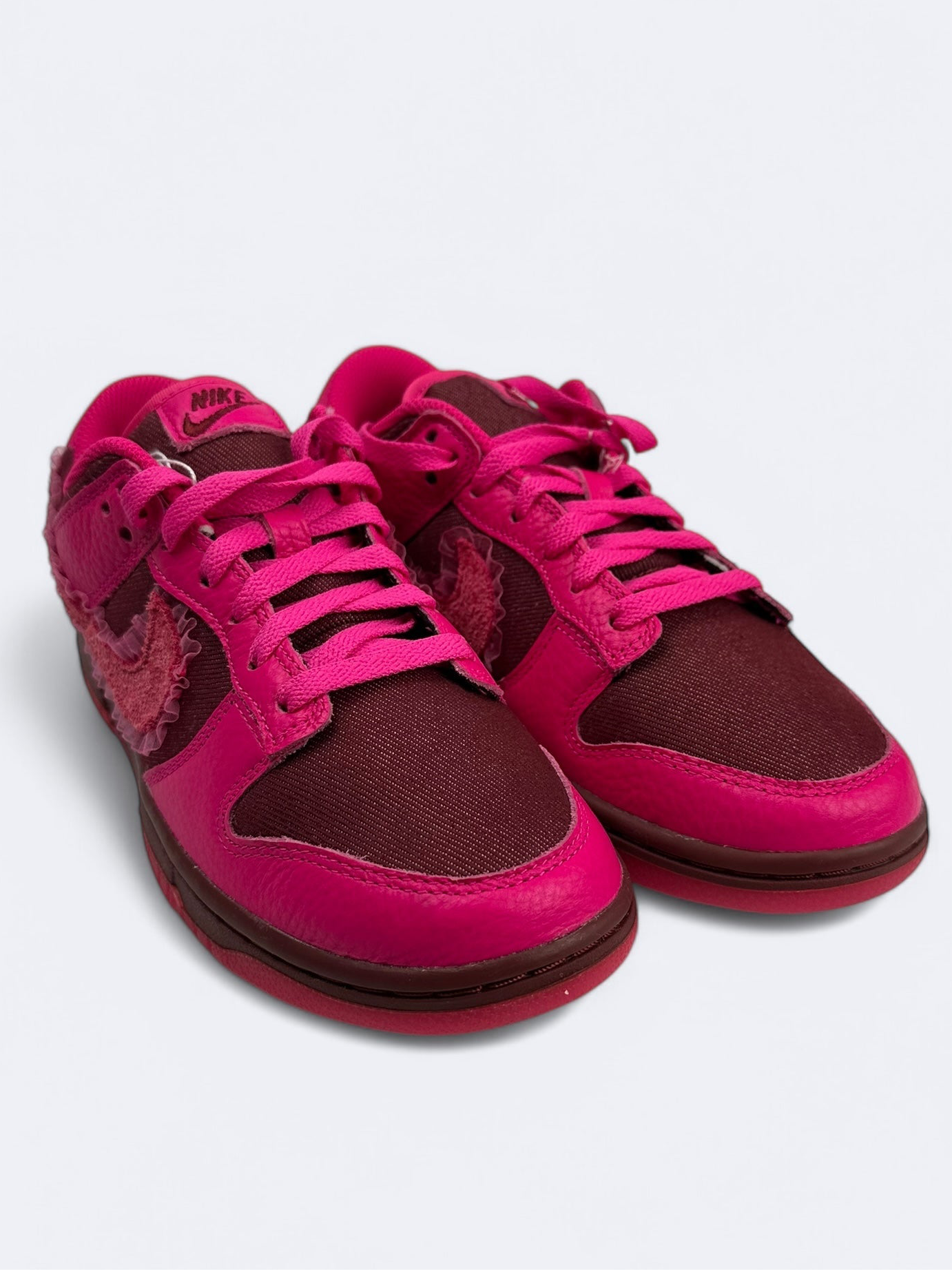 Nike Dunk Low "Valentine's Day" (2022) - 40 Casual Area