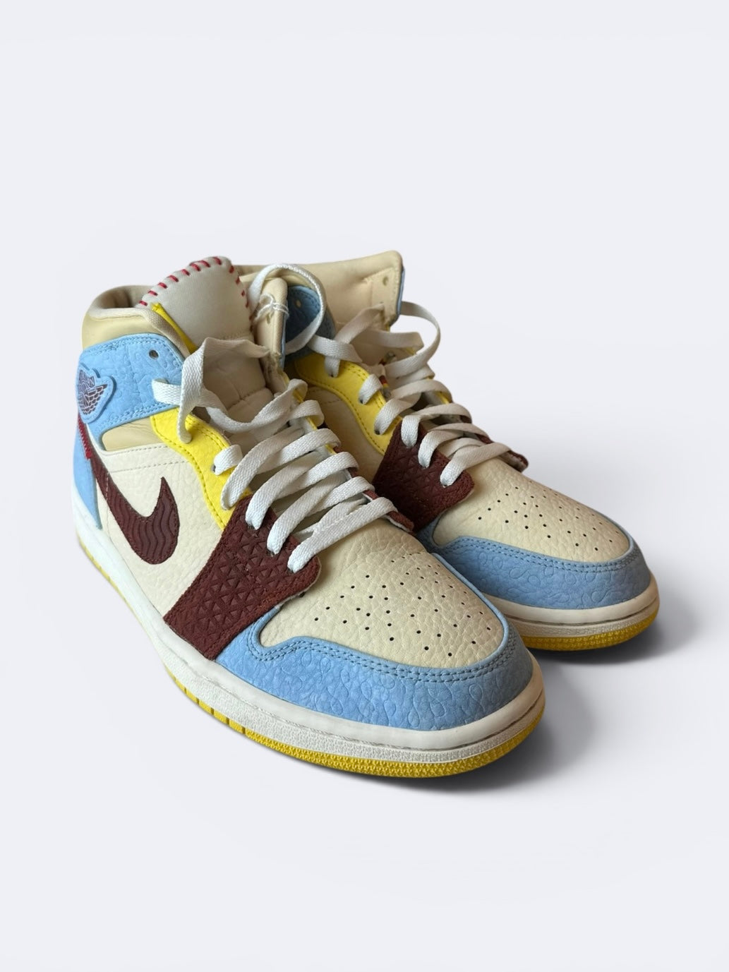 Maison Château Rouge x Air Jordan 1 Mid SE "Fearless" - 44 Casual Area