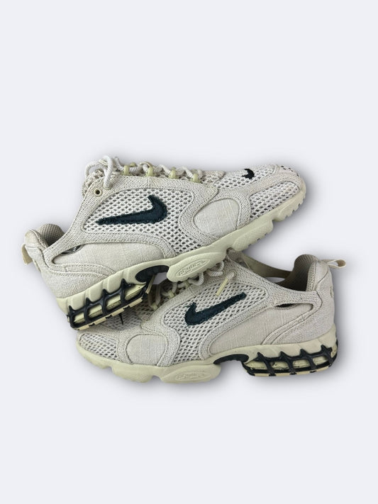 Stussy x Nike Air Zoom Spiridon Cage 2 "Fossil" - 42,5 Casual Area