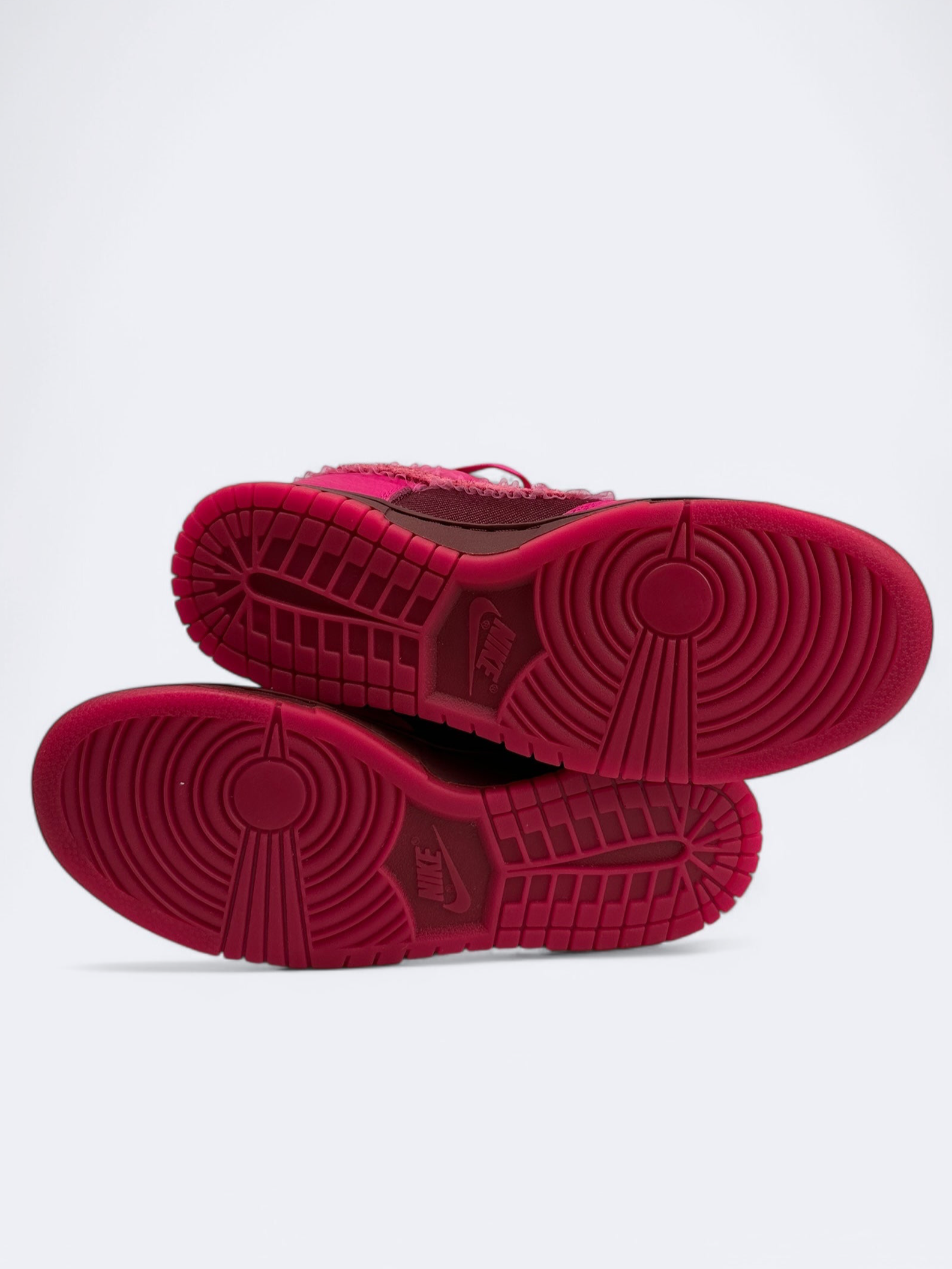 Nike Dunk Low "Valentine's Day" (2022) - 40 Casual Area