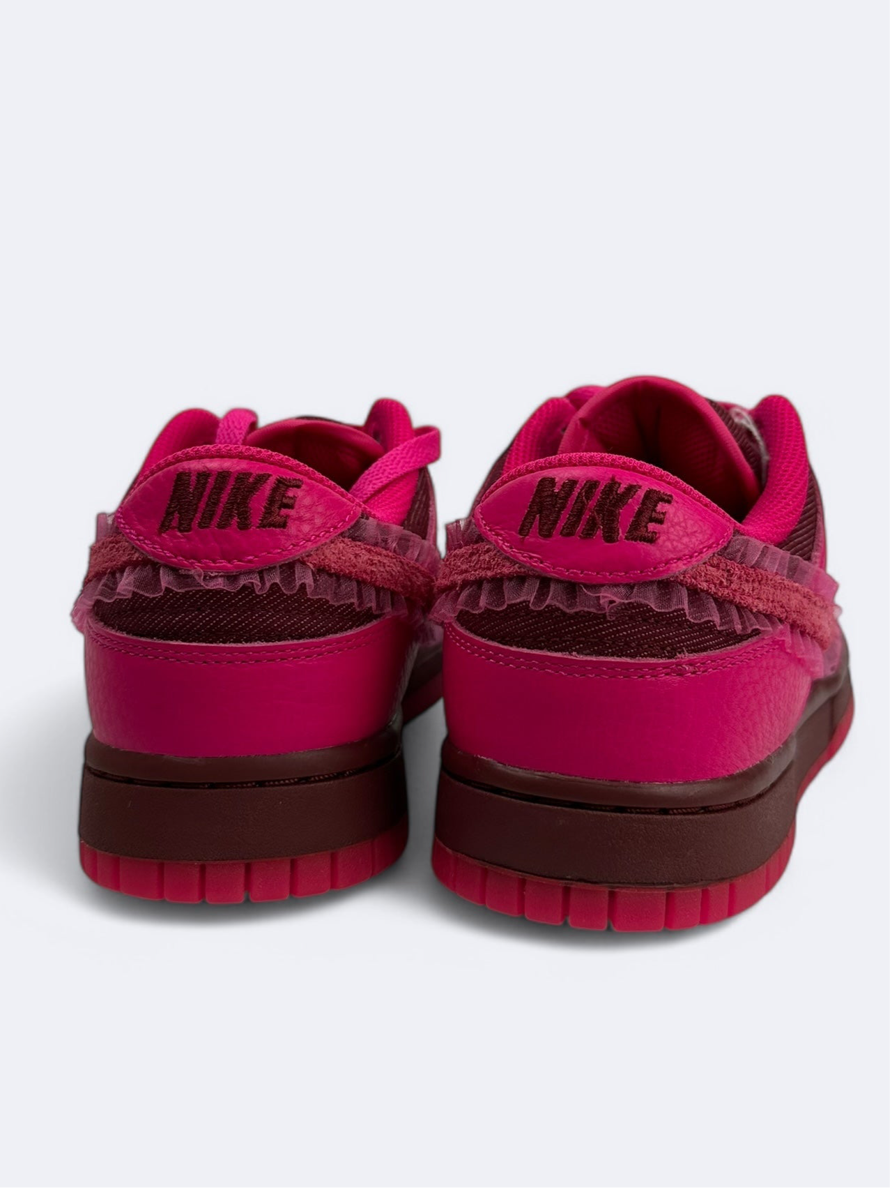 Nike Dunk Low "Valentine's Day" (2022) - 40 Casual Area