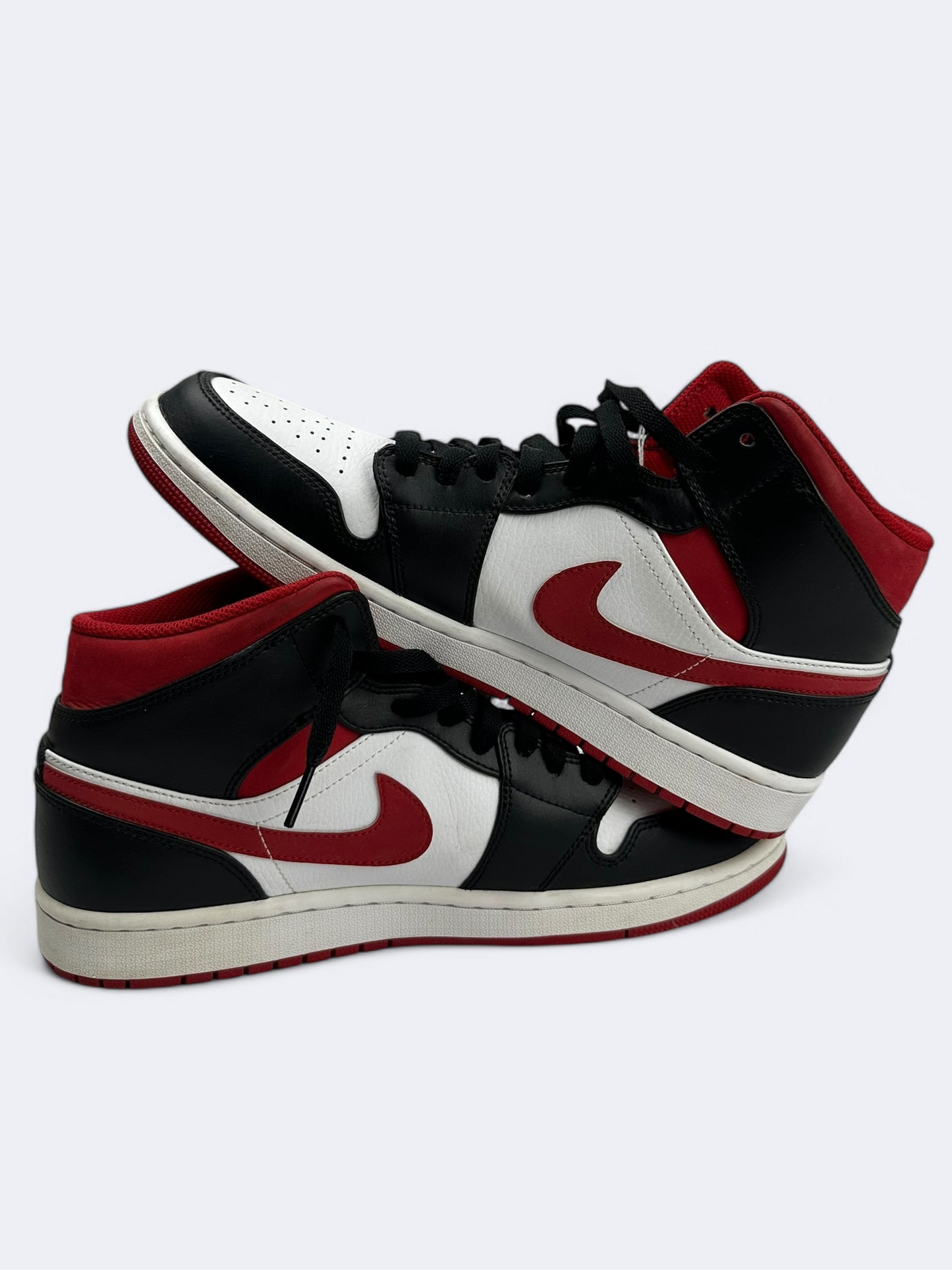 Air Jordan 1 Mid Black Fire Red - 45 Casual Area