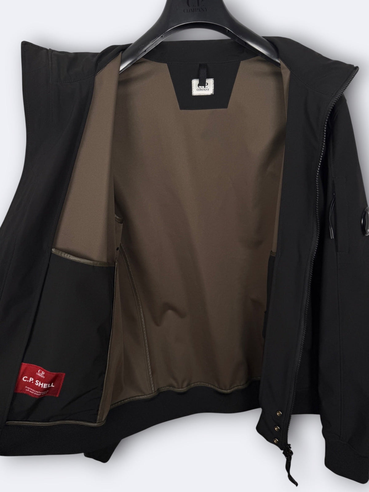 C.P. Shell-R C.P. Company - L Casual Area