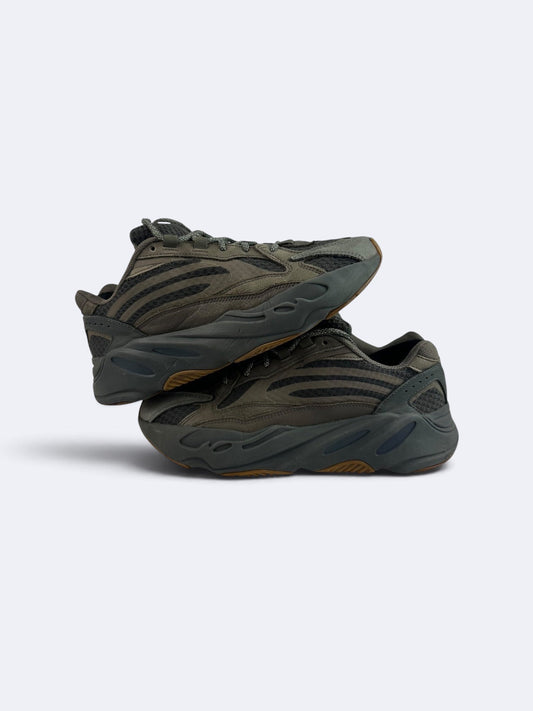 Adidas Yeezy Boost 700 V2 "Geode" - 42 Casual Area