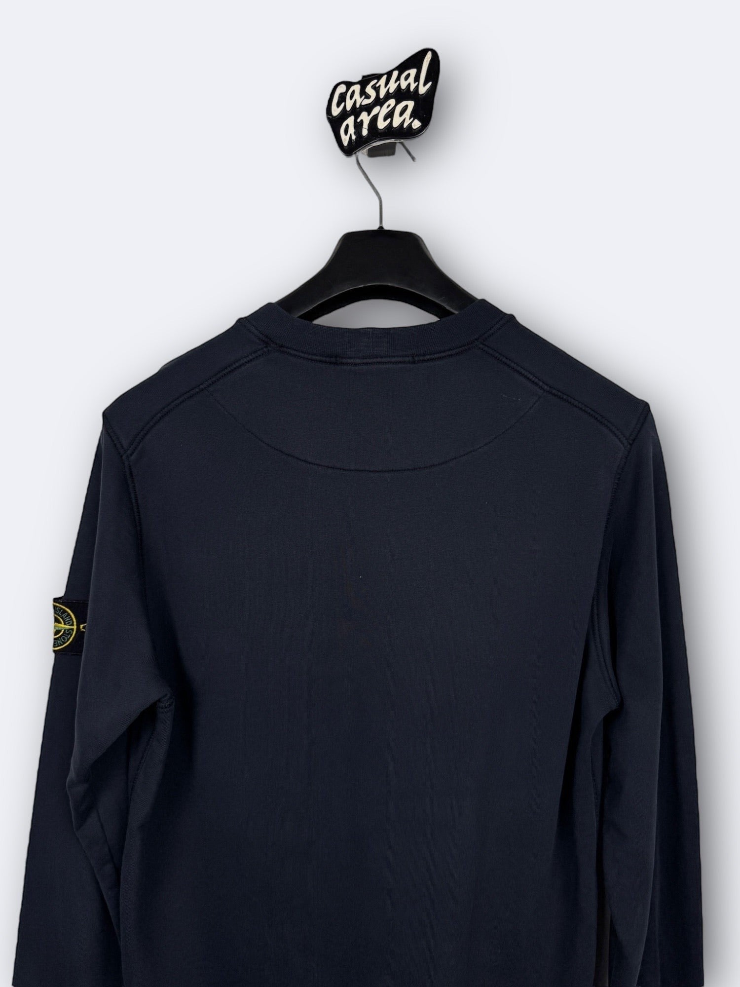 Casual Area - Sweat-shirt Stone Island bleu marine en coton, col rond, logo sur manche, coupe classique.